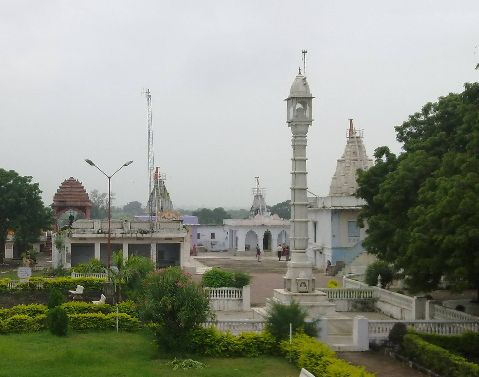 Andeshwar Parshwanathji Jain temple near Banswara